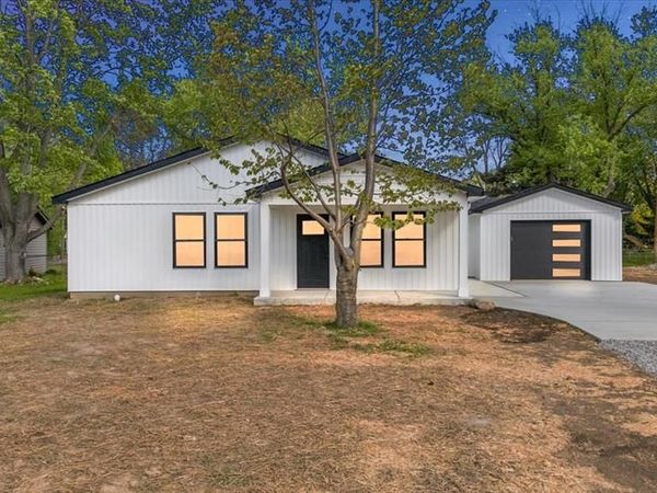 6165 Woodsdale Drive , Grand Blanc Twp, MI 48439