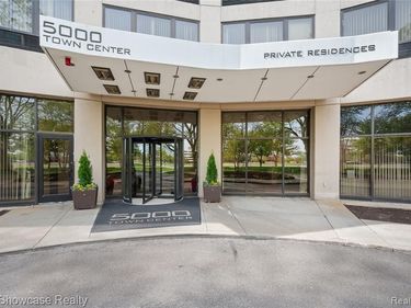 5000 Town Center Center, Southfield, MI 48075