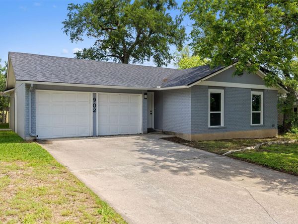 902 Hillside Oaks DR, Austin, TX 78745