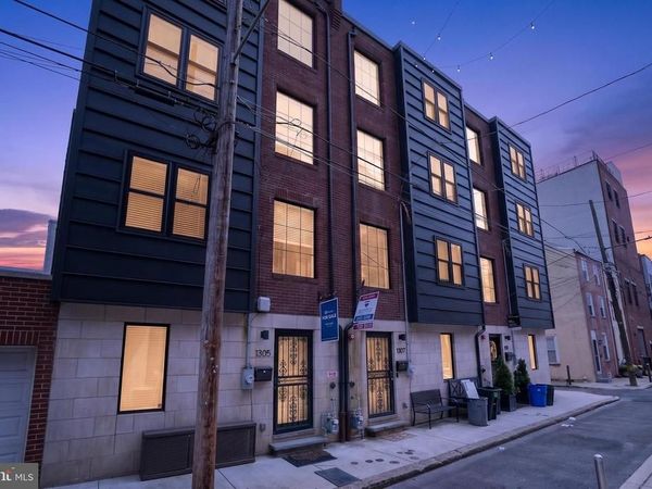 1305 S HANCOCK STREET, PHILADELPHIA, PA 19147