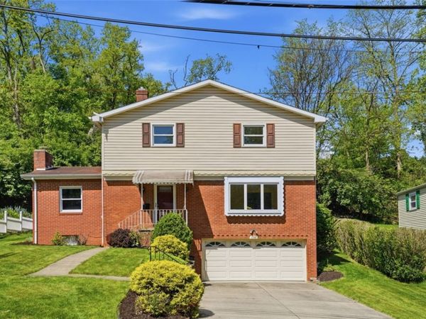 1548 Spreading Oak Dr, Pittsburgh, PA 15220