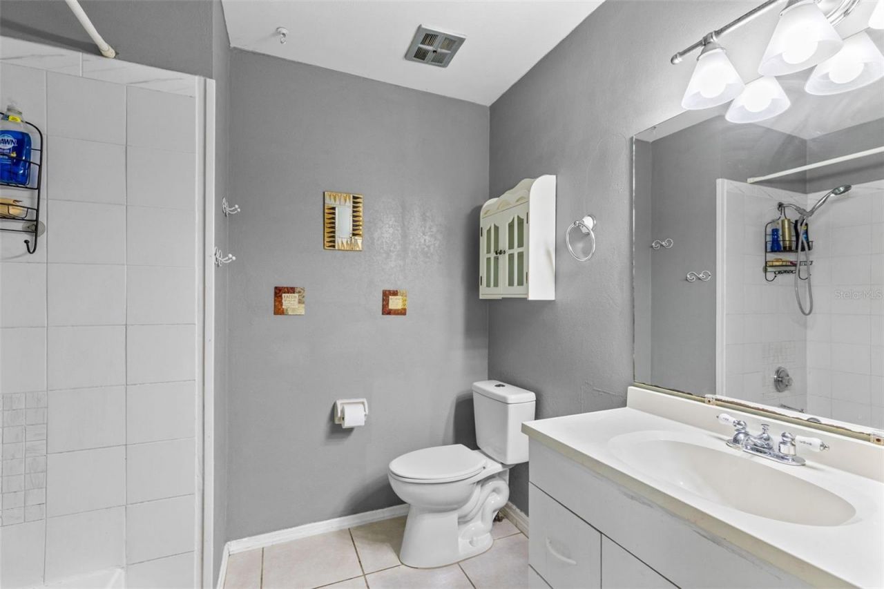 8698 Hillside Drive, Orlando, FL 32810 Photo
