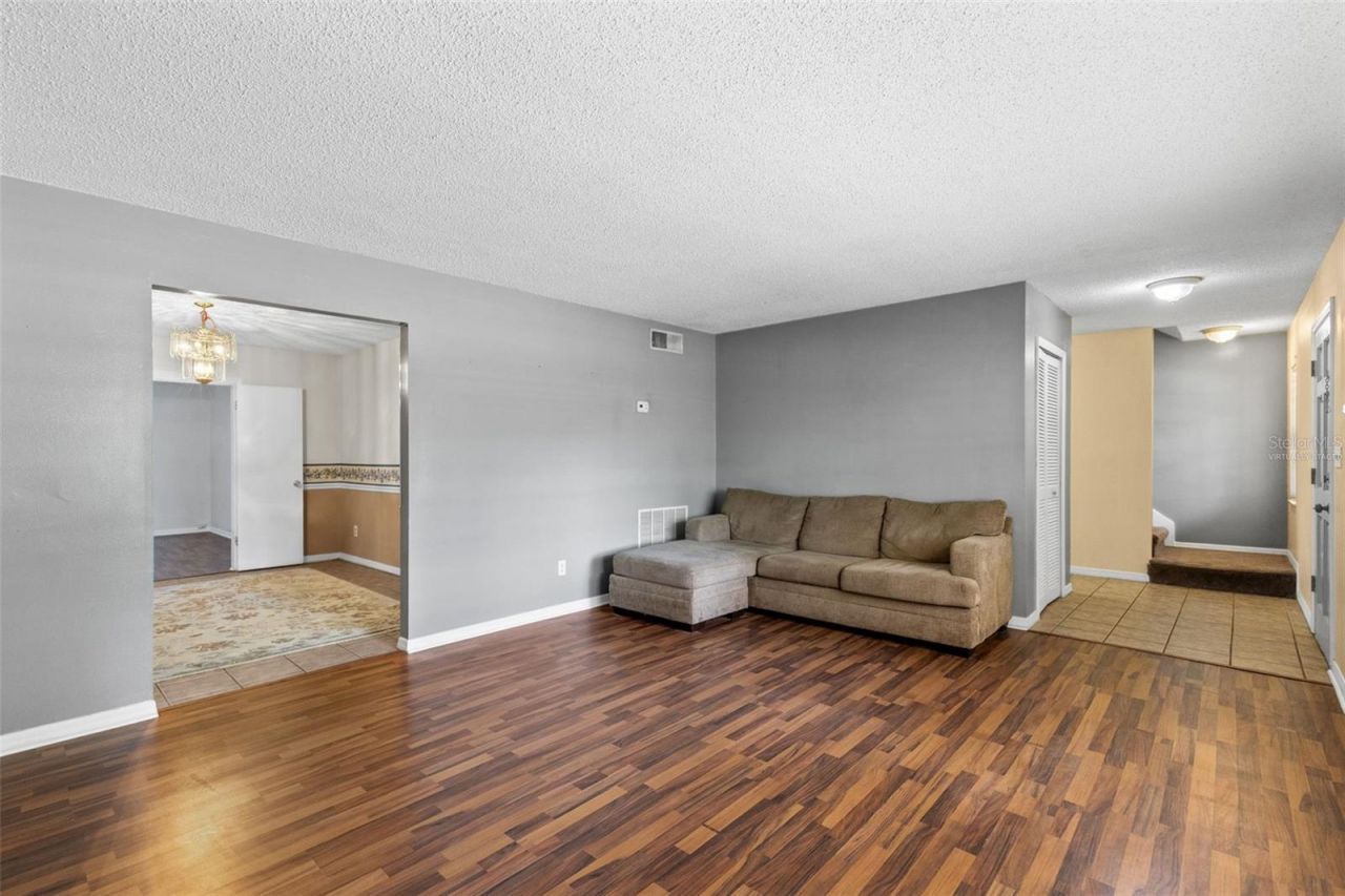 8698 Hillside Drive, Orlando, FL 32810 Photo