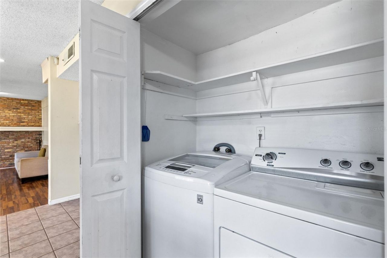 8698 Hillside Drive, Orlando, FL 32810 Photo