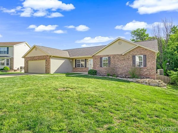 831 Victorian Avenue , Waterloo, IL 62298