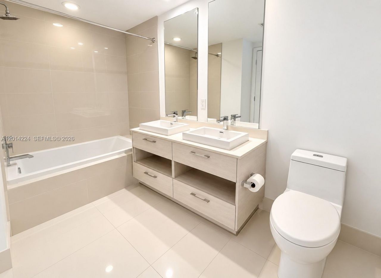 45 SW 9th St, Unit 1104, Miami, FL 33130 Photo