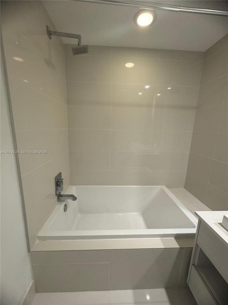 45 SW 9th St, Unit 1104, Miami, FL 33130 Photo