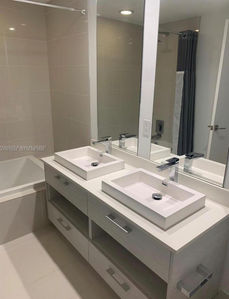 45 SW 9th St, Unit 1104, Miami, FL 33130 Photo