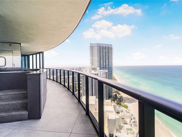 18555 Collins Ave, Unit 3705, Sunny Isles Beach, FL 33160