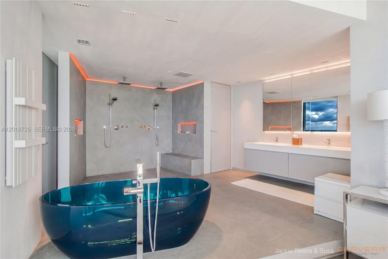 18555 Collins Ave, Unit 3705, Sunny Isles Beach, FL 33160 Photo