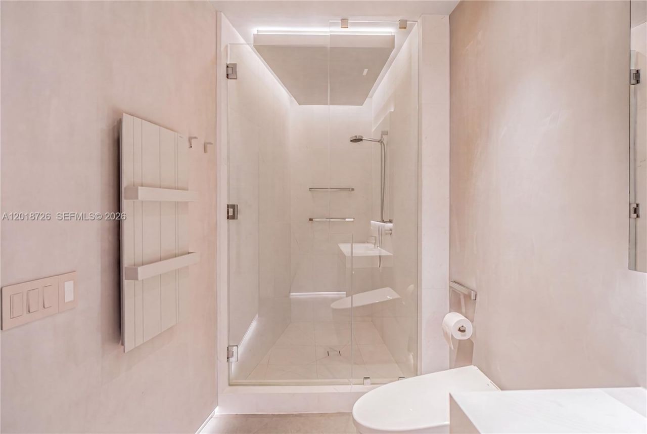 18555 Collins Ave, Unit 3705, Sunny Isles Beach, FL 33160 Photo