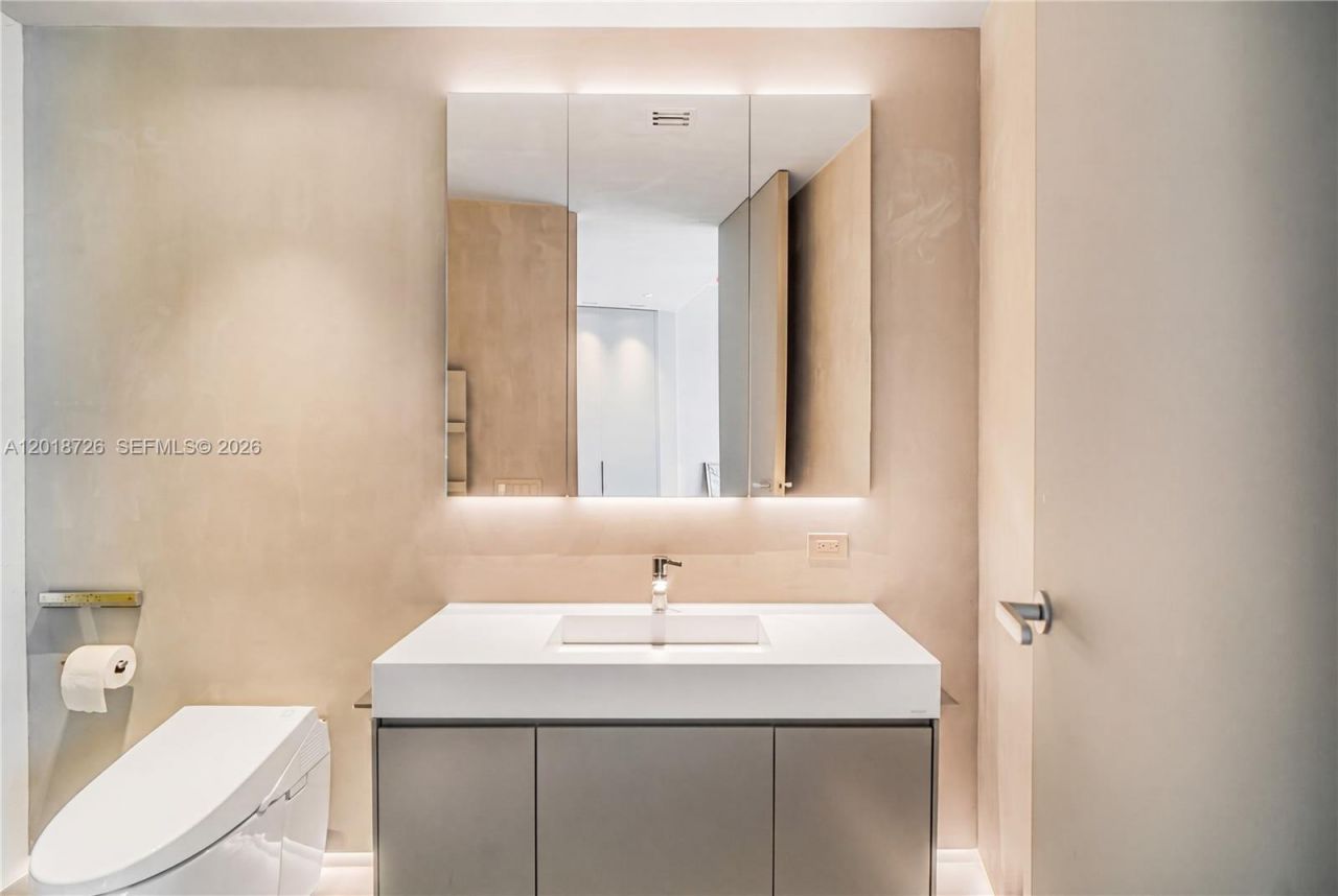 18555 Collins Ave, Unit 3705, Sunny Isles Beach, FL 33160 Photo