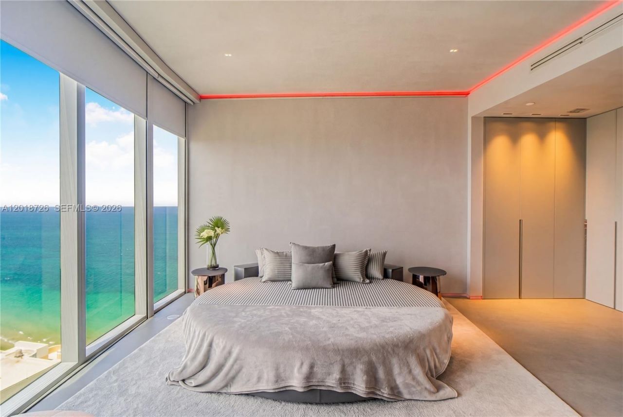 18555 Collins Ave, Unit 3705, Sunny Isles Beach, FL 33160 Photo