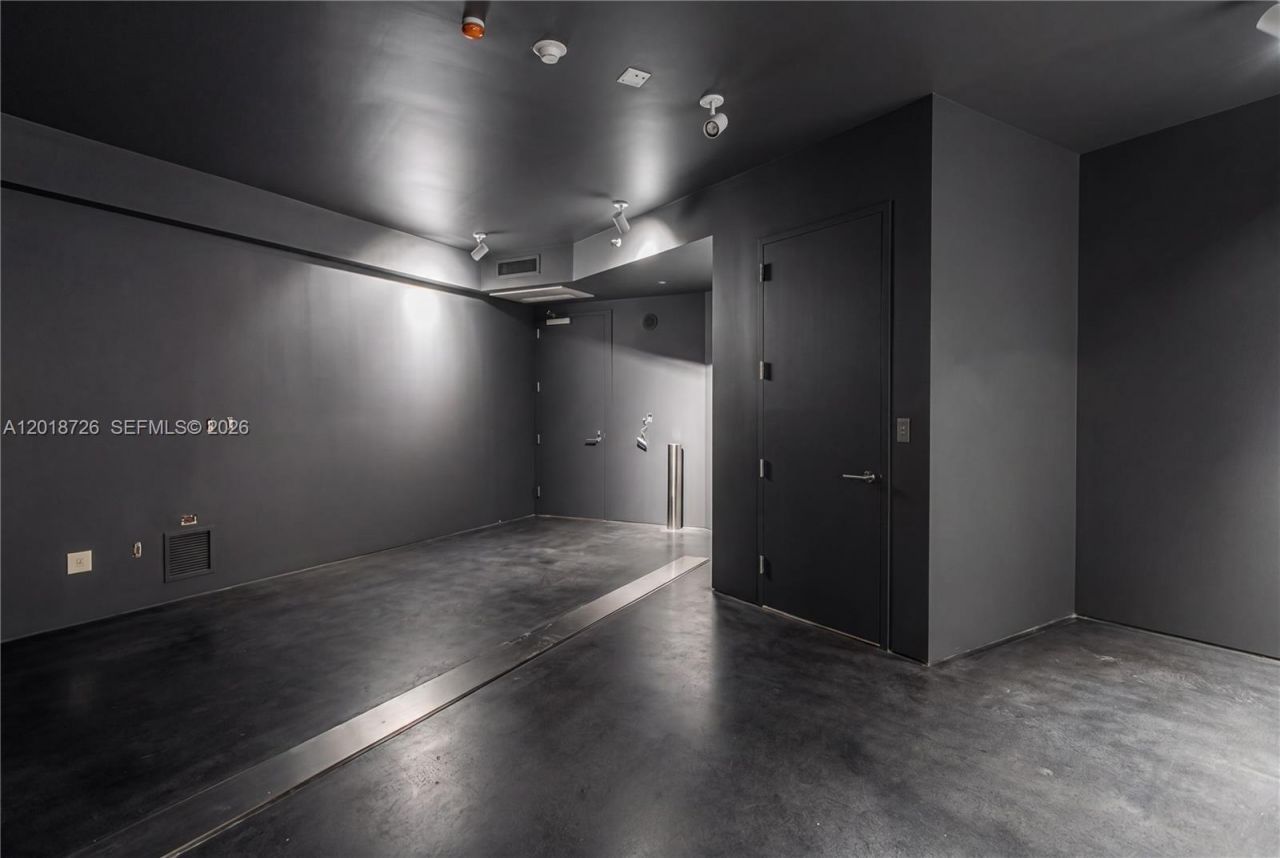 18555 Collins Ave, Unit 3705, Sunny Isles Beach, FL 33160 Photo