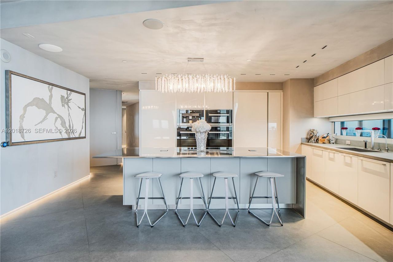 18555 Collins Ave, Unit 3705, Sunny Isles Beach, FL 33160 Photo