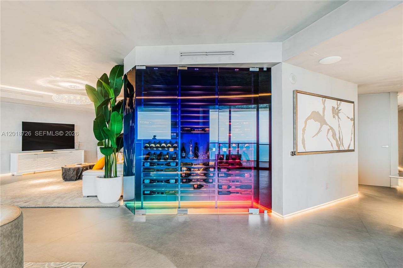 18555 Collins Ave, Unit 3705, Sunny Isles Beach, FL 33160 Photo