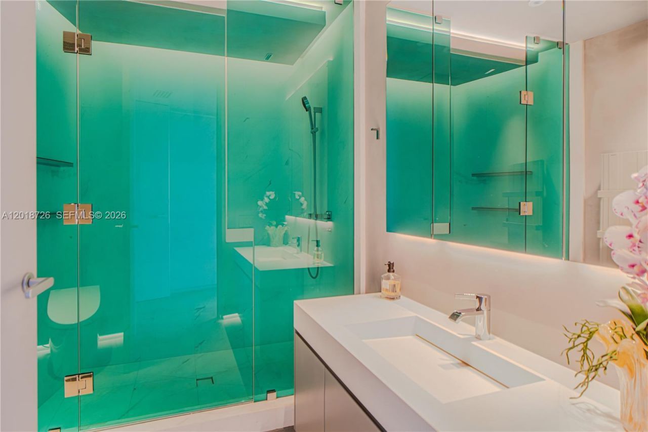 18555 Collins Ave, Unit 3705, Sunny Isles Beach, FL 33160 Photo