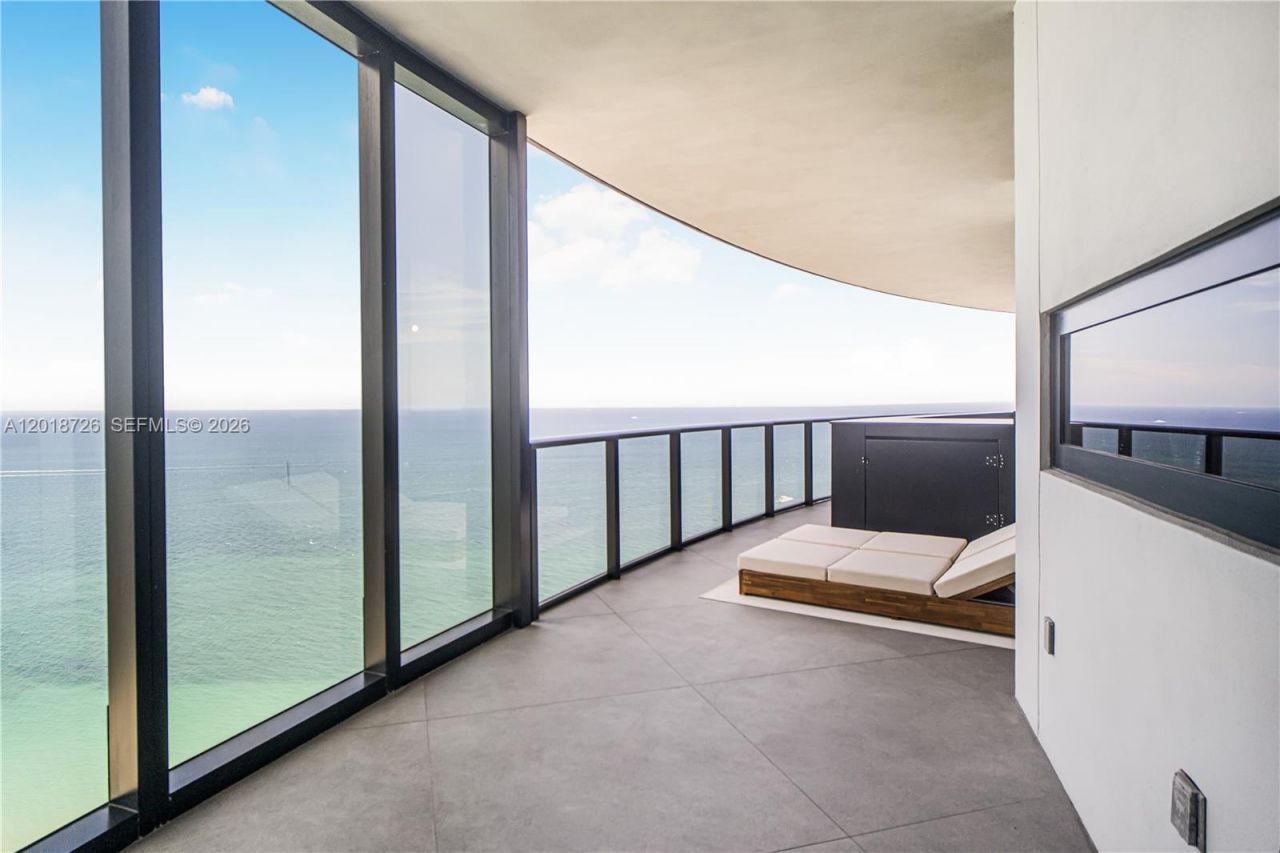 18555 Collins Ave, Unit 3705, Sunny Isles Beach, FL 33160 Photo