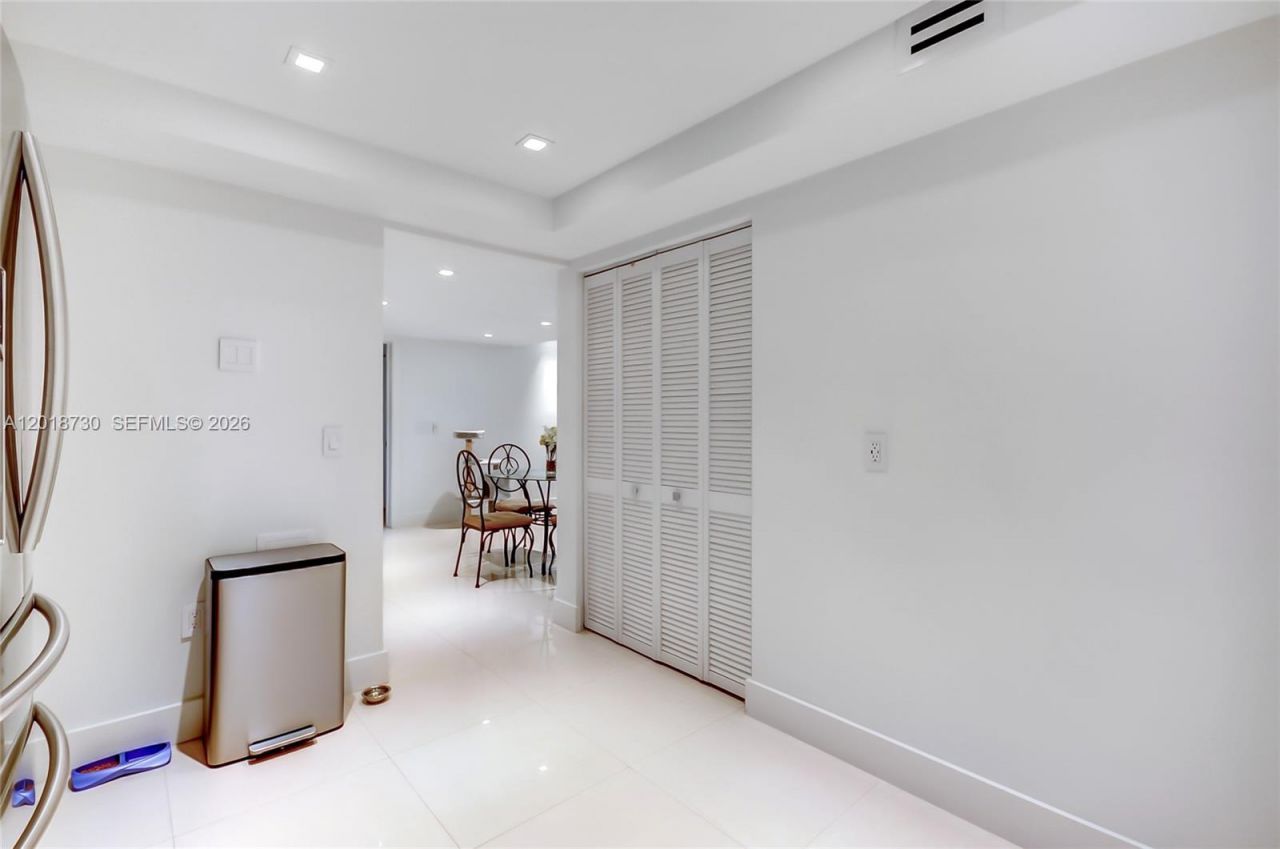 16175 Golf Club Rd, Unit 113, Weston, FL 33326 Photo