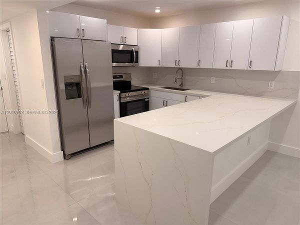 6070 W 19th Ave , Unit 315, Hialeah, FL 33012