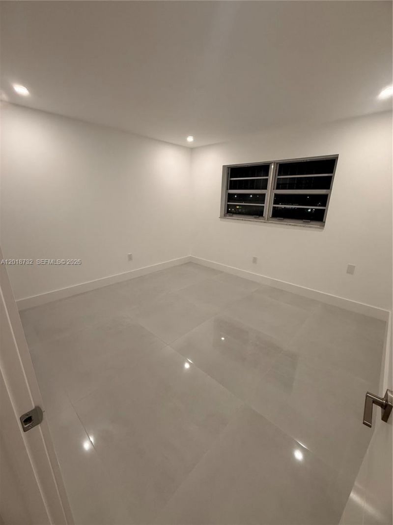 6070 W 19th Ave , Unit 315, Hialeah, FL 33012 Photo