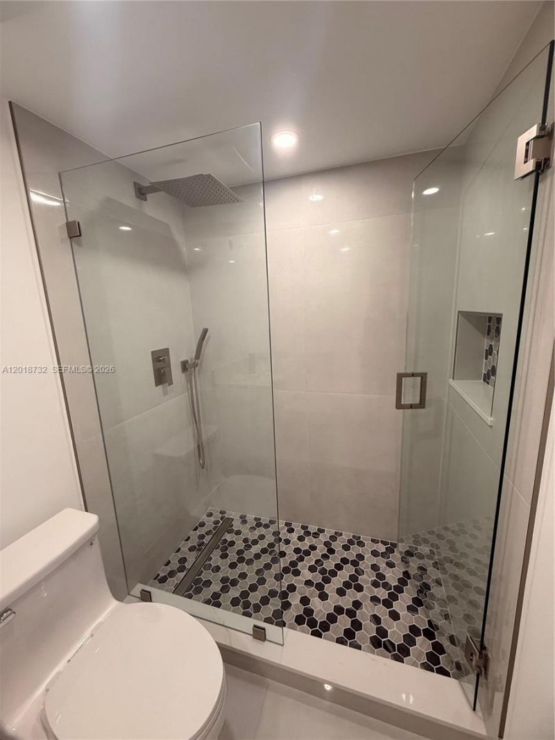 6070 W 19th Ave , Unit 315, Hialeah, FL 33012 Photo