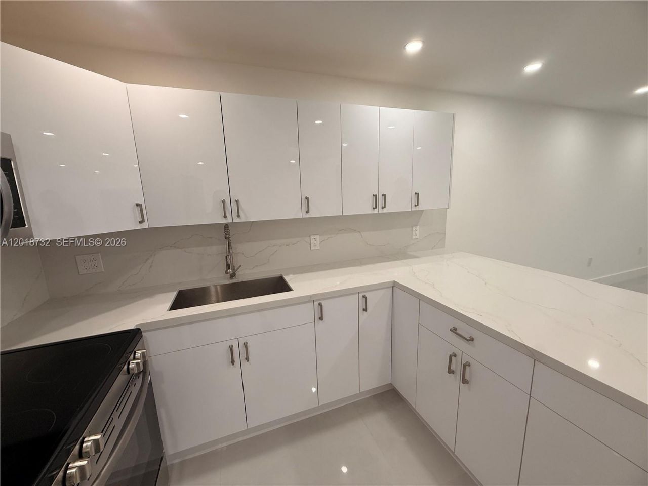 6070 W 19th Ave , Unit 315, Hialeah, FL 33012 Photo