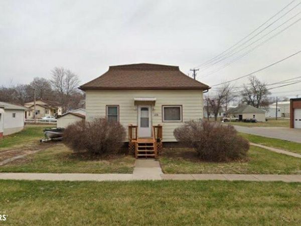 616 S 1st Street, Oskaloosa, IA 52577