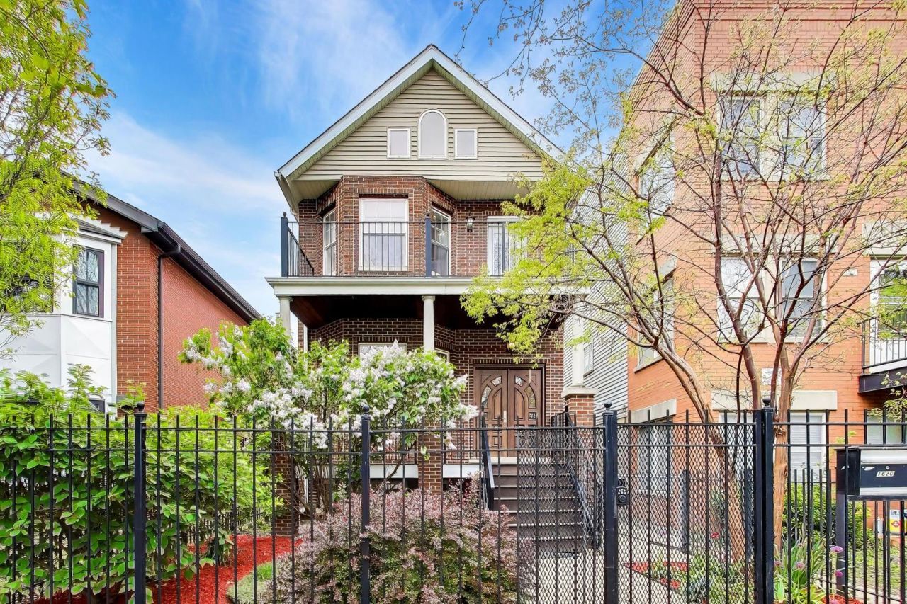 1620 N Artesian Avenue, Chicago, IL 60647 Main Photo