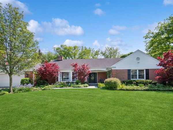 2407 Iroquois Road , Wilmette, IL 60091