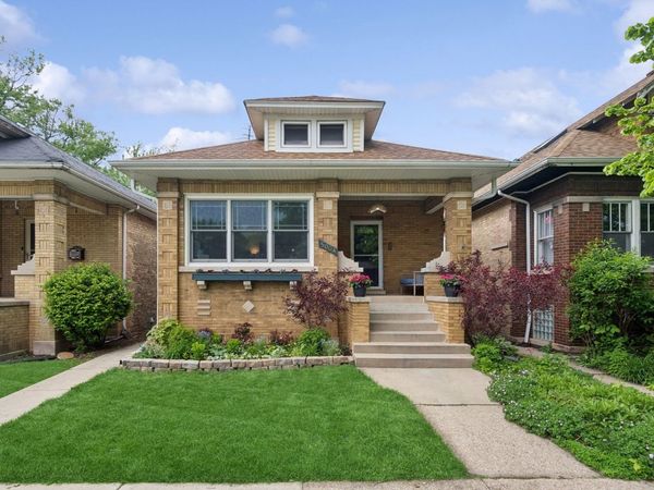 5004 N Tripp Avenue , Chicago, IL 60630