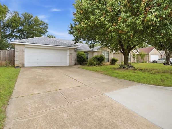 1105 Hidden Glade Drive, Mansfield, TX 76063
