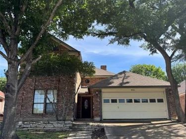 836 Lombardy Court, Fort Worth, TX 76112