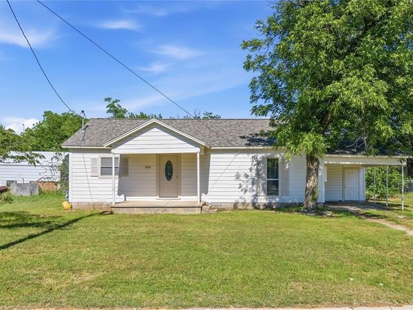 309 S 6th Street, Bangs, TX 76823
