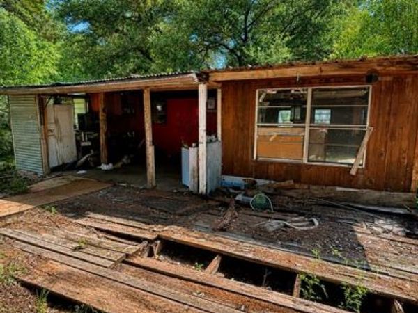 180 Canyon Drive , Whitney, TX 76692