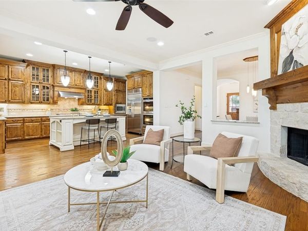 675 Brookstone Drive , Irving, TX 75039
