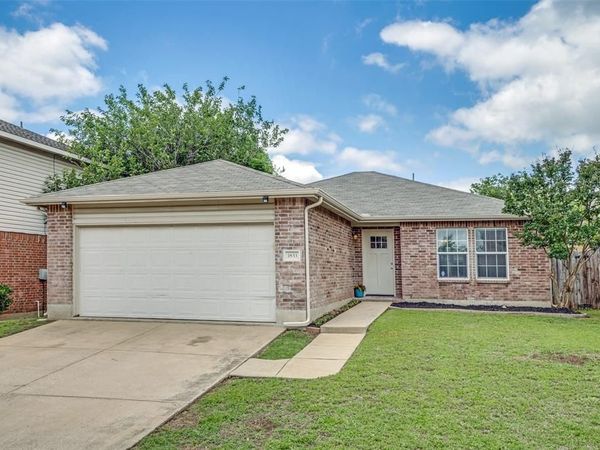 1833 Diamond Lake Trail , Fort Worth, TX 76247