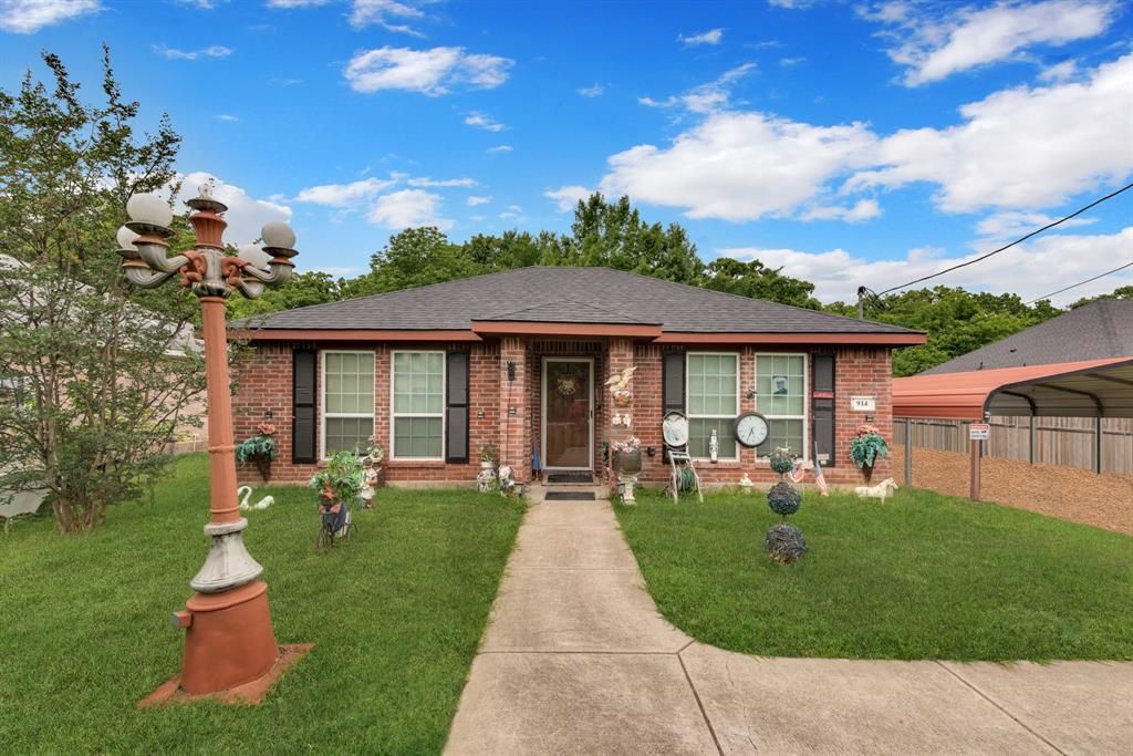 914 Armstrong Road, Seagoville, TX 75159 Main Photo