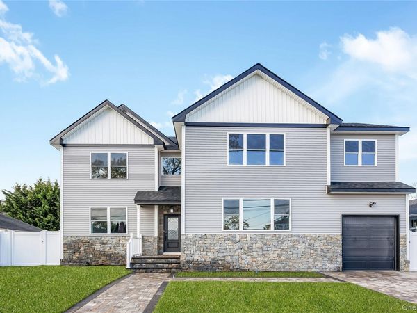 224 Oconnell Street , Massapequa Park, NY 11762