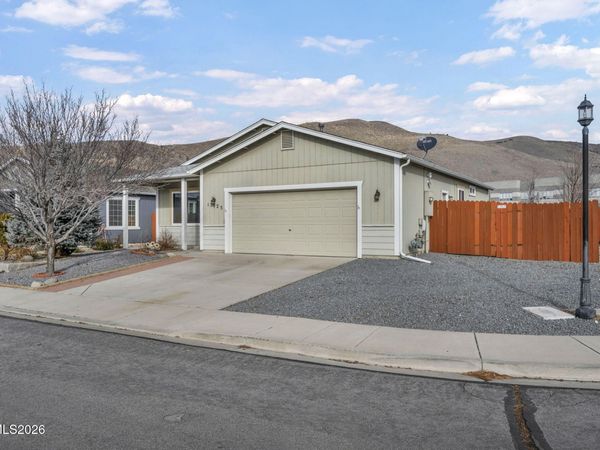 17725 Live Oak Court, Reno, NV 89508
