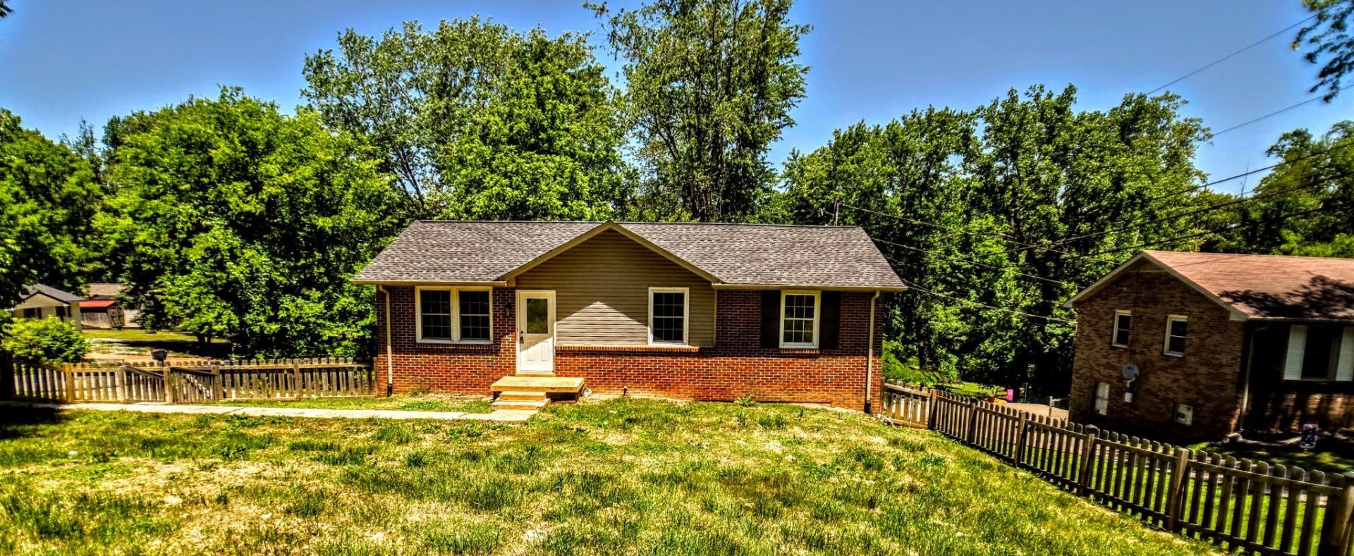2051 Shelby Dr  Clarksville, TN 37043