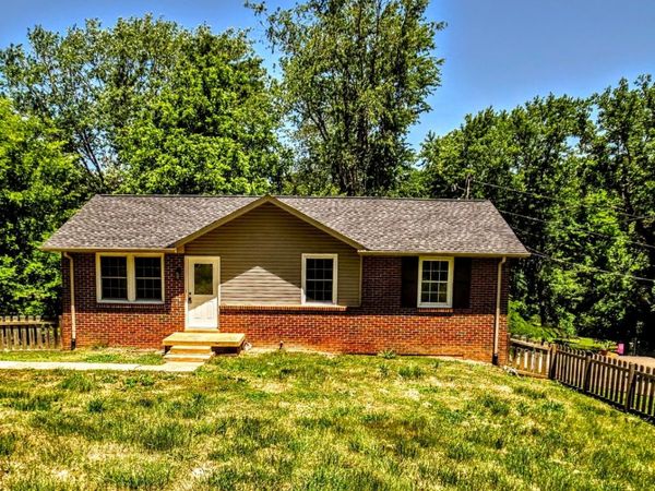 2051 Shelby Dr , Clarksville, TN 37043