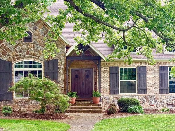 10822 Millstead Lane, Bentonville, AR 72712