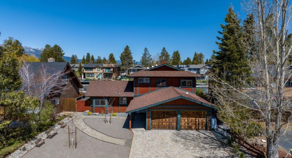 2215 Inverness Drive, South Lake Tahoe, CA 96150 Photo