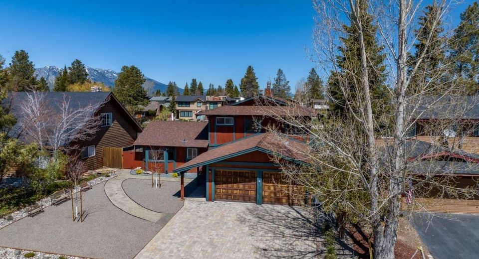 2215 Inverness Drive, South Lake Tahoe, CA 96150 Photo