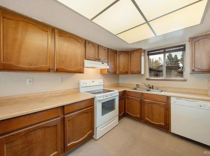 2215 Inverness Drive, South Lake Tahoe, CA 96150 Photo