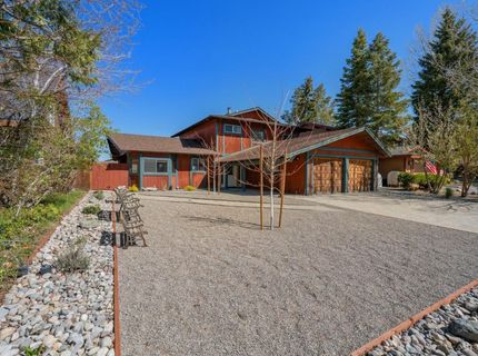 2215 Inverness Drive, South Lake Tahoe, CA 96150 Photo