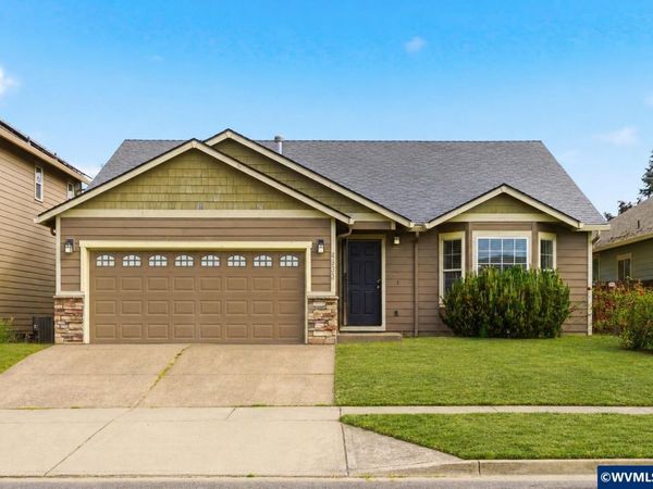 4933 Periwinkle Dr NE, Salem, OR 97301
