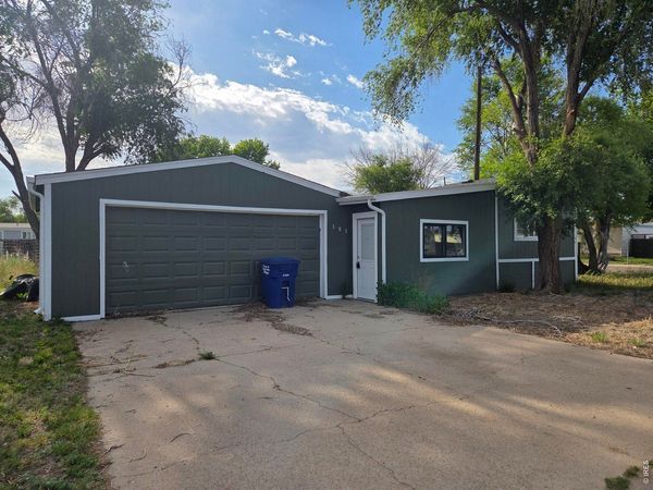101 Larch Dr, Log Lane Village, CO 80705