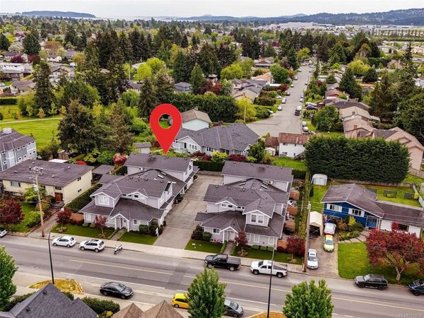 10490 Resthaven Dr, Unit #4, Sidney, BC V8L 3H7